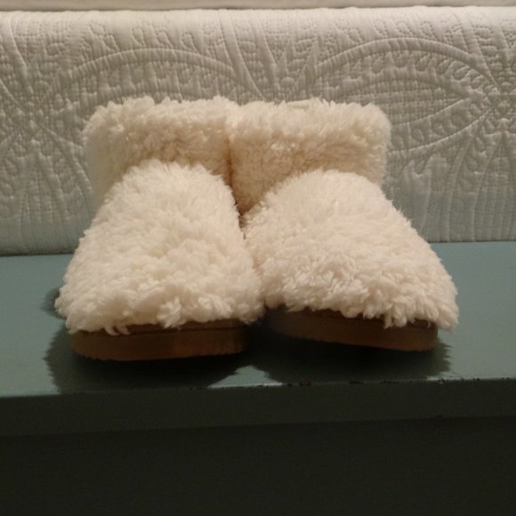 Dearfoams Cozy Bootie Slippers - Picture 4 of 7